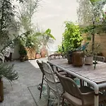 Sublime Spacious Apartment In Menilmontant